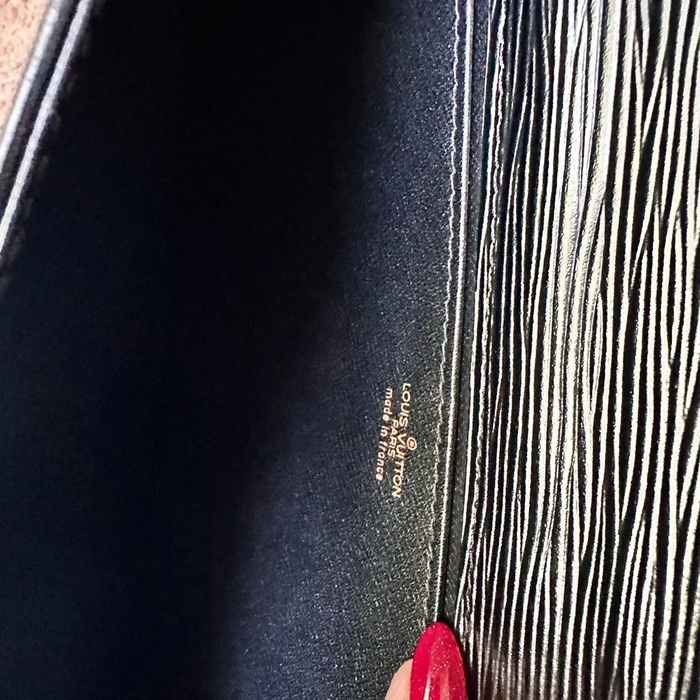 Louis Vuitton Black and Gold Epi Leather Clutch - Picture 7 of 12